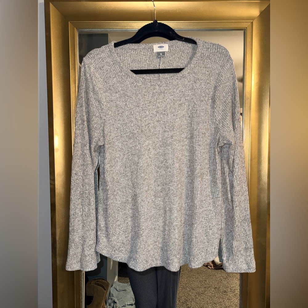 Old Navy Light Gray Ribbed Long-Sleeve Knit Top